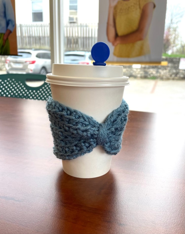 Coffee sleeve bow crochet pattern